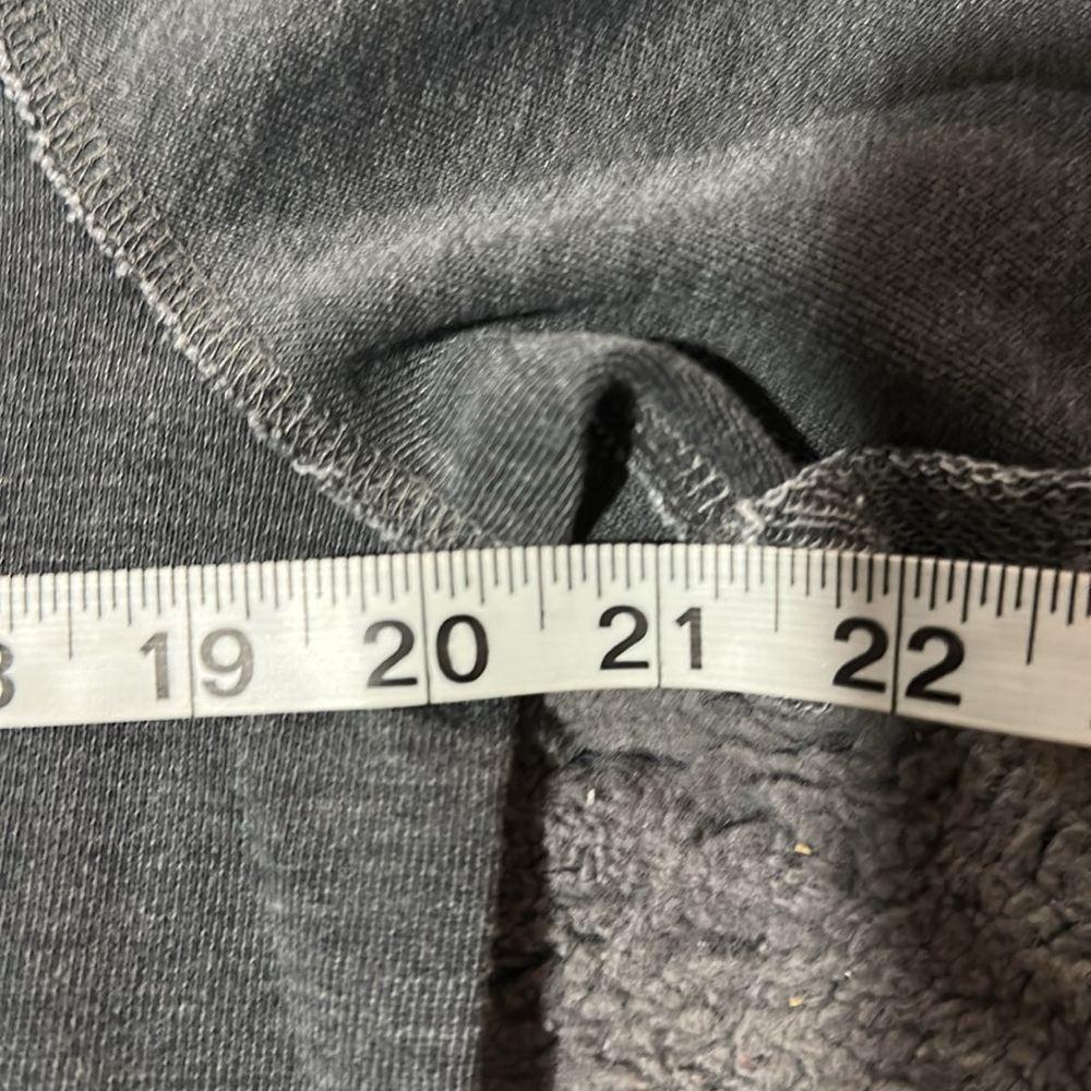 Abercrombie & Fitch crewneck - Picture 7 of 9